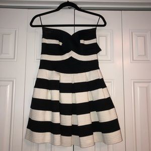 Beautiful strapless dress worn once!